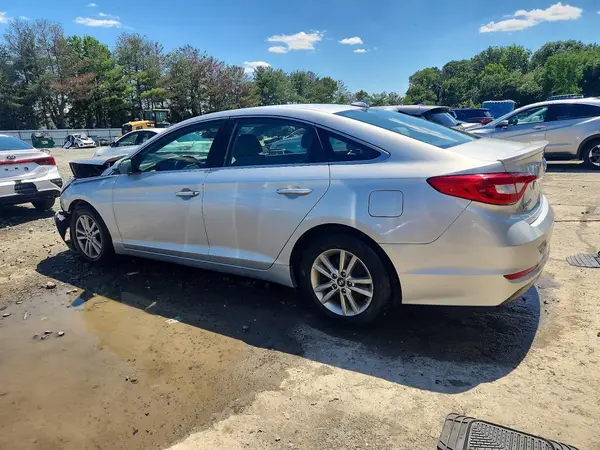 5NPE24AF2HH585219 2017 HYUNDAI SONATA - Image 2