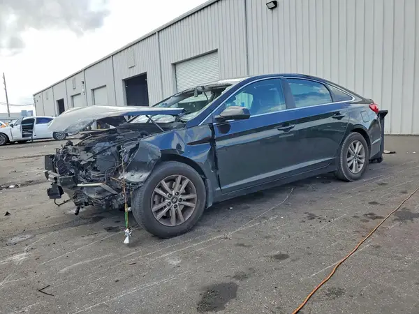5NPE24AF2HH586080 2017 HYUNDAI SONATA - Image 1