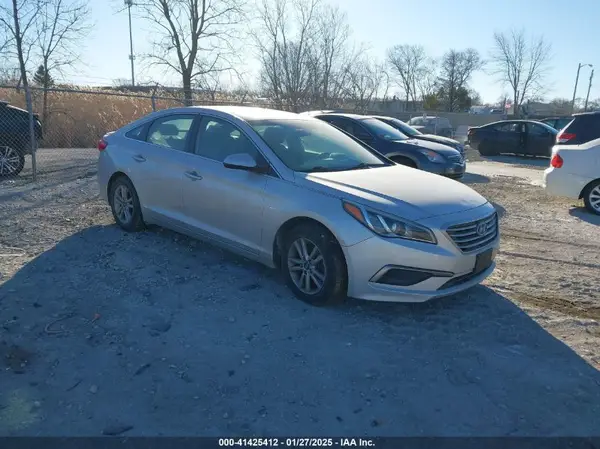 5NPE24AF2HH588041 2017 HYUNDAI SONATA - Image 1