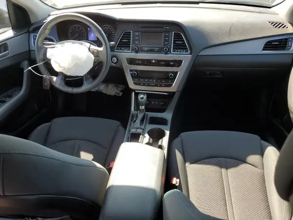 5NPE24AF2HH588413 2017 HYUNDAI SONATA - Image 8