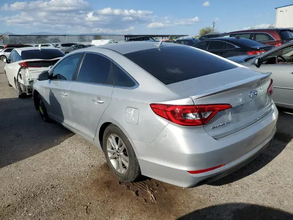 5NPE24AF2HH588816 2017 HYUNDAI SONATA - Image 2