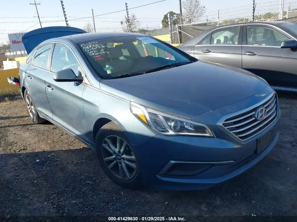 5NPE24AF2HH588993 2017 HYUNDAI SONATA - Image 1