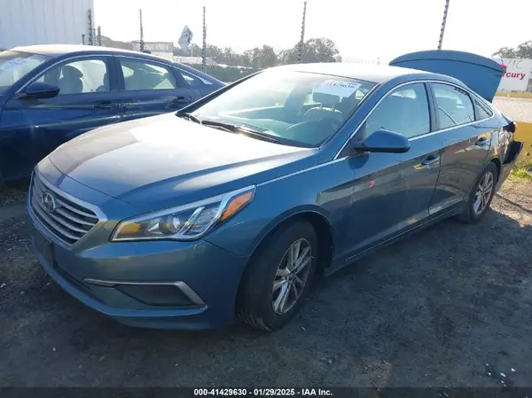 5NPE24AF2HH588993 2017 HYUNDAI SONATA - Image 2