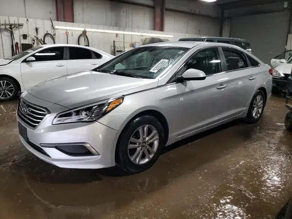 5NPE24AF2HH591022 2017 HYUNDAI SONATA - Image 1