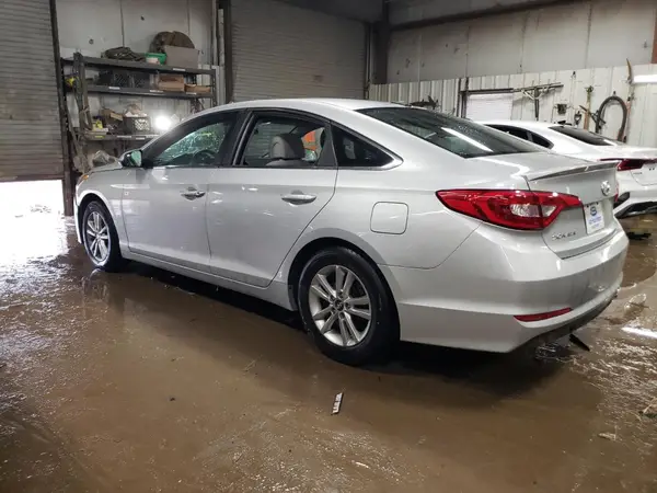 5NPE24AF2HH591022 2017 HYUNDAI SONATA - Image 2