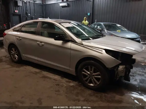 5NPE24AF2HH594227 2017 HYUNDAI SONATA - Image 1