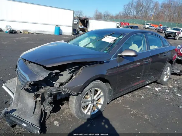 5NPE24AF2HH594972 2017 HYUNDAI SONATA - Image 2