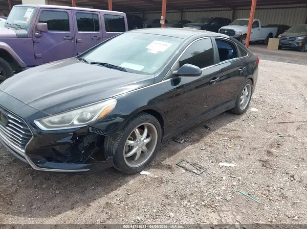 5NPE24AF2JH598557 2018 HYUNDAI SONATA - Image 2