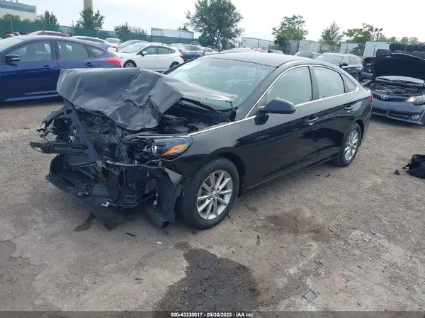 5NPE24AF2JH605216 2018 HYUNDAI SONATA - Image 2