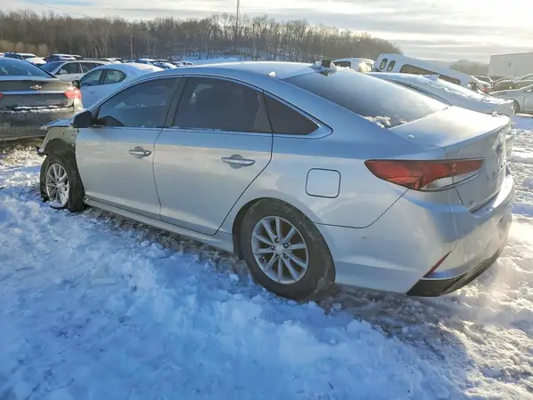 5NPE24AF2JH605815 2018 HYUNDAI SONATA - Image 2