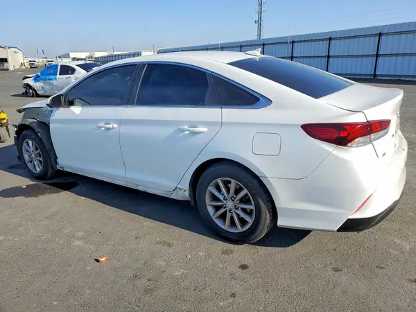 5NPE24AF2JH605930 2018 HYUNDAI SONATA - Image 2