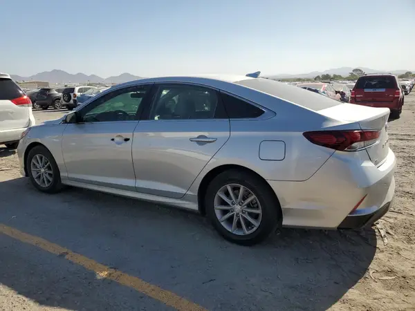 5NPE24AF2JH615762 2018 HYUNDAI SONATA - Image 2