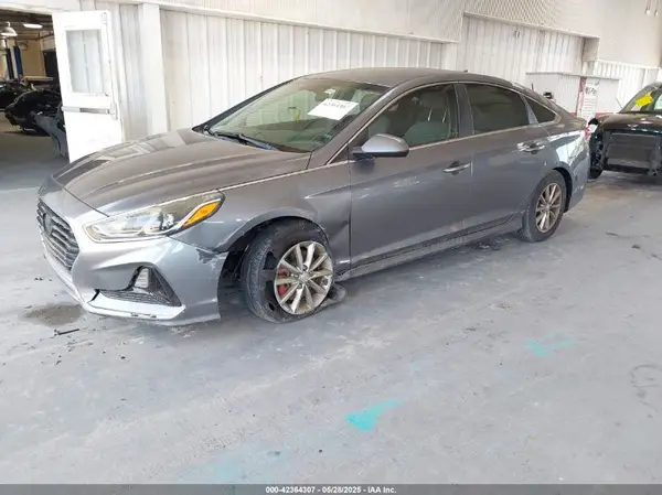 5NPE24AF2JH633890 2018 HYUNDAI SONATA - Image 2
