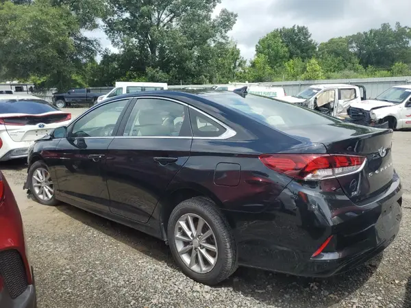 5NPE24AF2JH649698 2018 HYUNDAI SONATA - Image 2