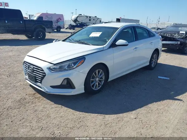 5NPE24AF2JH650771 2018 HYUNDAI SONATA - Image 2