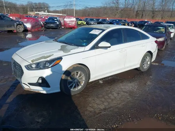 5NPE24AF2JH655081 2018 HYUNDAI SONATA - Image 2