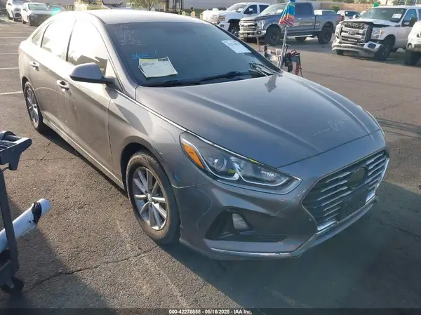 5NPE24AF2JH668994 2018 HYUNDAI SONATA - Image 1