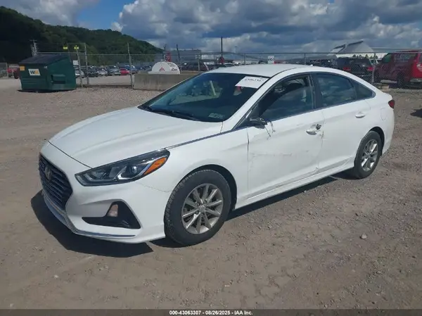 5NPE24AF2JH673533 2018 HYUNDAI SONATA - Image 2