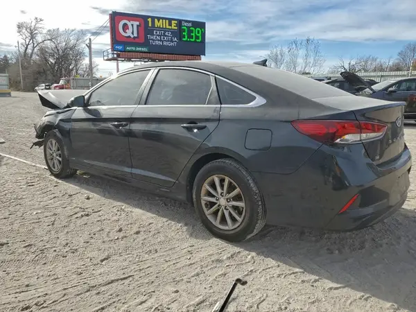 5NPE24AF2JH679476 2018 HYUNDAI SONATA - Image 2