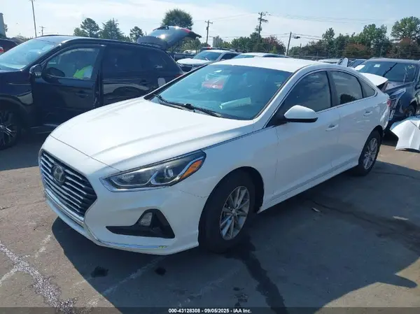 5NPE24AF2JH680983 2018 HYUNDAI SONATA - Image 2