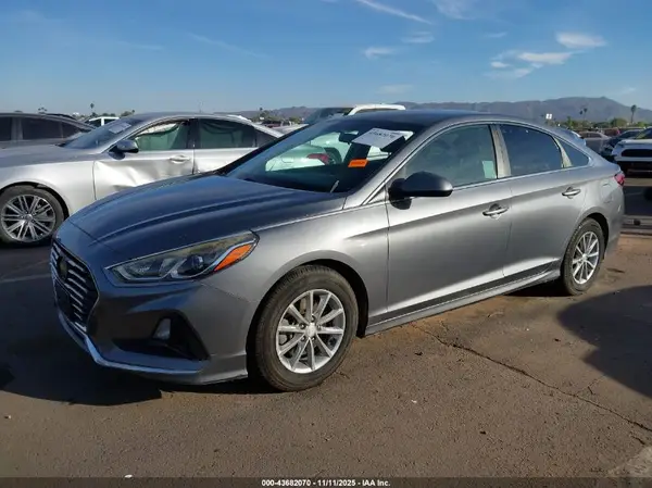 5NPE24AF2JH681826 2018 HYUNDAI SONATA - Image 2