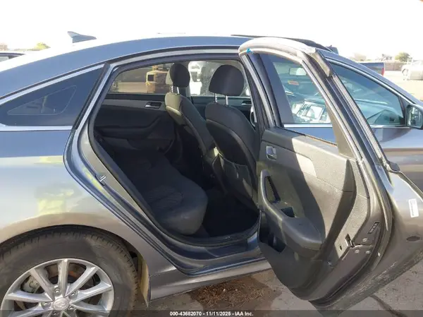 5NPE24AF2JH681826 2018 HYUNDAI SONATA - Image 8