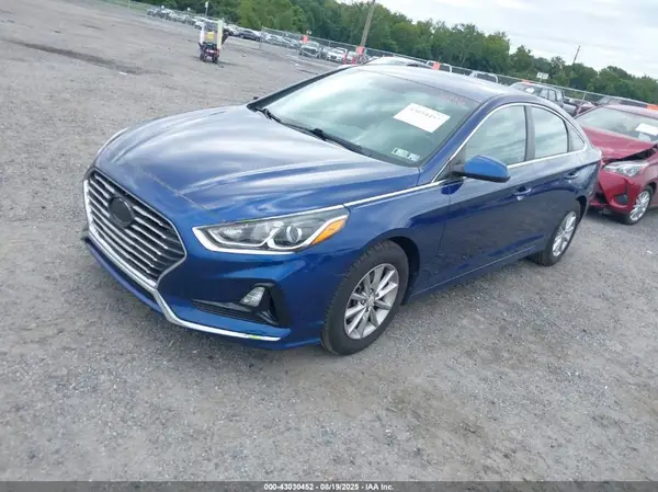 5NPE24AF2JH683902 2018 HYUNDAI SONATA - Image 2
