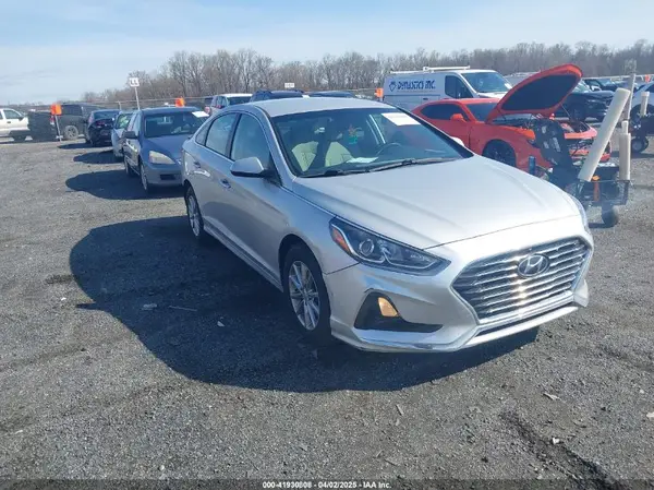 5NPE24AF2JH693975 2018 HYUNDAI SONATA - Image 1