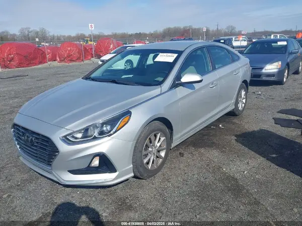 5NPE24AF2JH693975 2018 HYUNDAI SONATA - Image 2