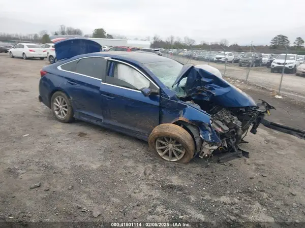 5NPE24AF2JH695998 2018 HYUNDAI SONATA - Image 1