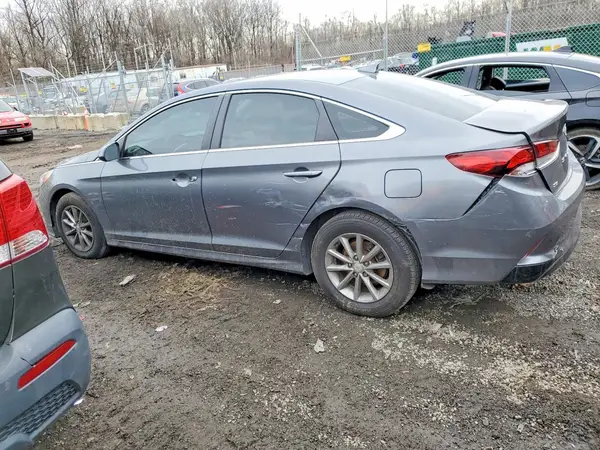 5NPE24AF2JH698139 2018 HYUNDAI SONATA - Image 2
