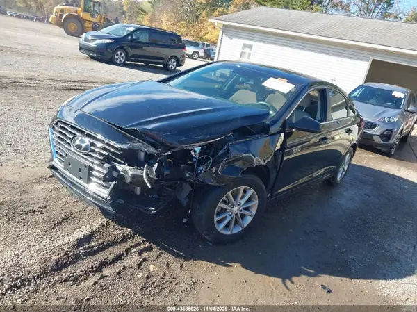 5NPE24AF2JH704800 2018 HYUNDAI SONATA - Image 2