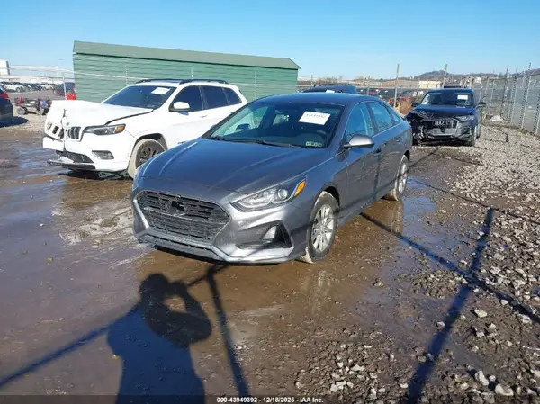 5NPE24AF2JH706496 2018 HYUNDAI SONATA - Image 2