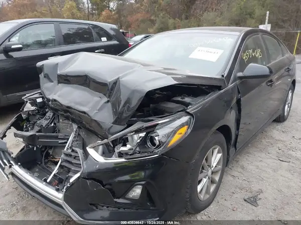 5NPE24AF2JH707373 2018 HYUNDAI SONATA - Image 2