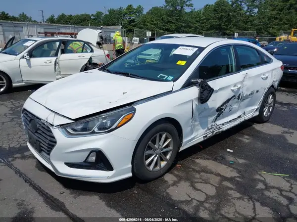 5NPE24AF2JH708894 2018 HYUNDAI SONATA - Image 2