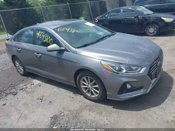 5NPE24AF2JH710015 2018 HYUNDAI SONATA - Image 1