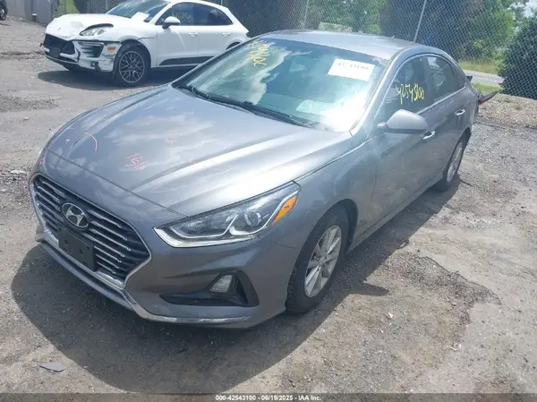 5NPE24AF2JH710015 2018 HYUNDAI SONATA - Image 2