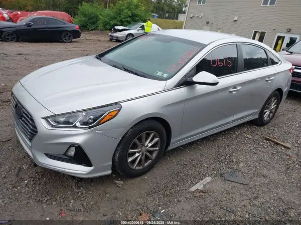 5NPE24AF2JH711598 2018 HYUNDAI SONATA - Image 2