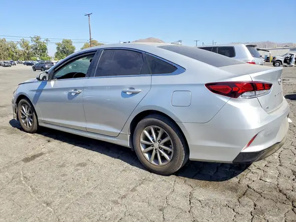 5NPE24AF2JH719975 2018 HYUNDAI SONATA - Image 2