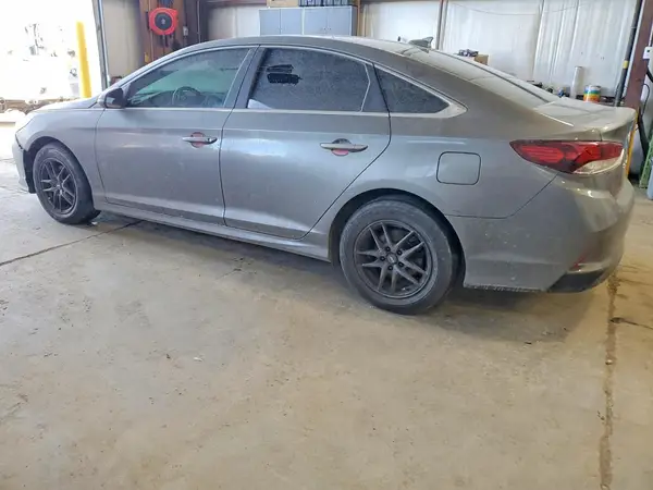 5NPE24AF2JH726229 2018 HYUNDAI SONATA - Image 2