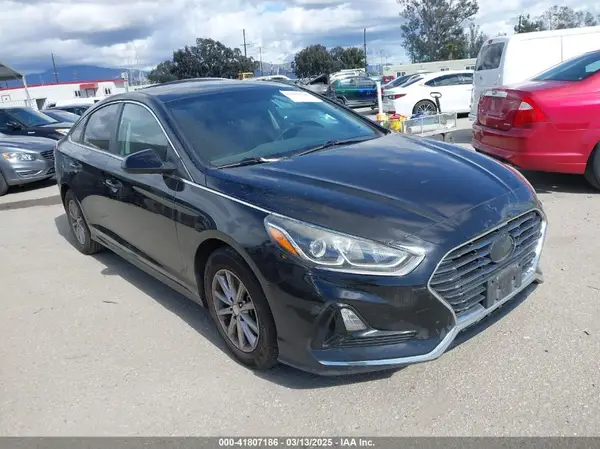 5NPE24AF2KH728984 2019 HYUNDAI SONATA - Image 1