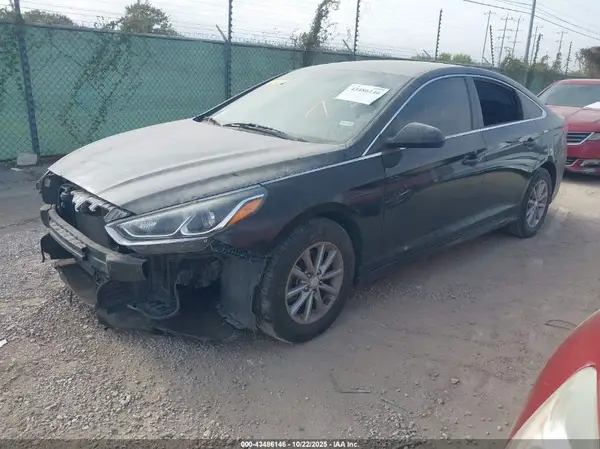 5NPE24AF2KH739578 2019 HYUNDAI SONATA - Image 2