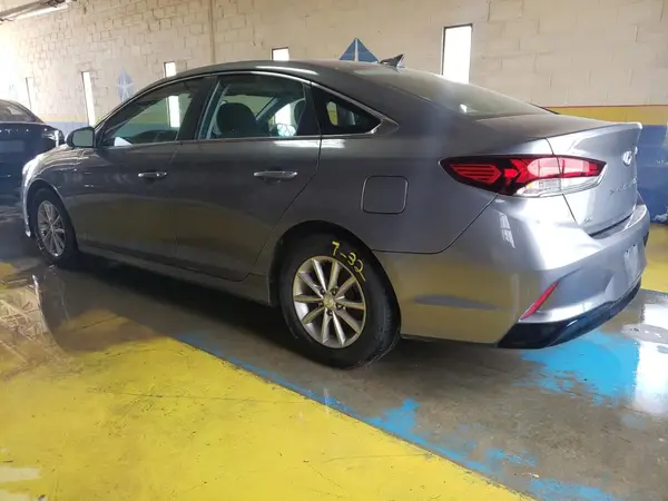 5NPE24AF2KH740472 2019 HYUNDAI SONATA - Image 2