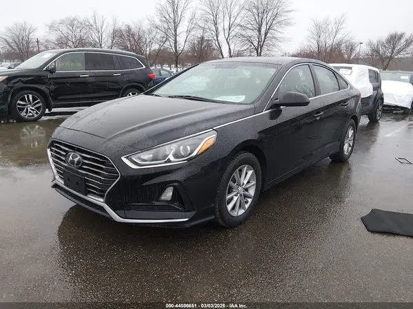 5NPE24AF2KH747826 2019 HYUNDAI SONATA - Image 2