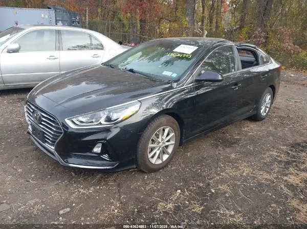 5NPE24AF2KH749558 2019 HYUNDAI SONATA - Image 2
