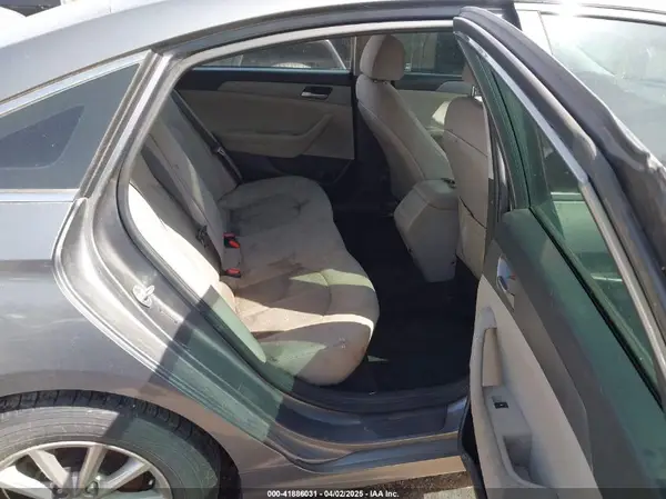 5NPE24AF2KH751116 2019 HYUNDAI SONATA - Image 8