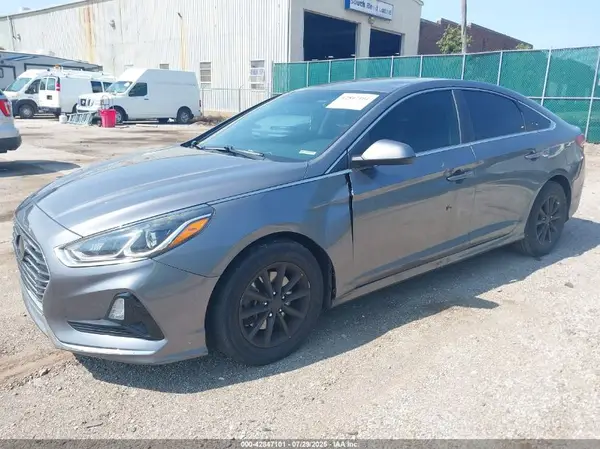 5NPE24AF2KH755179 2019 HYUNDAI SONATA - Image 2