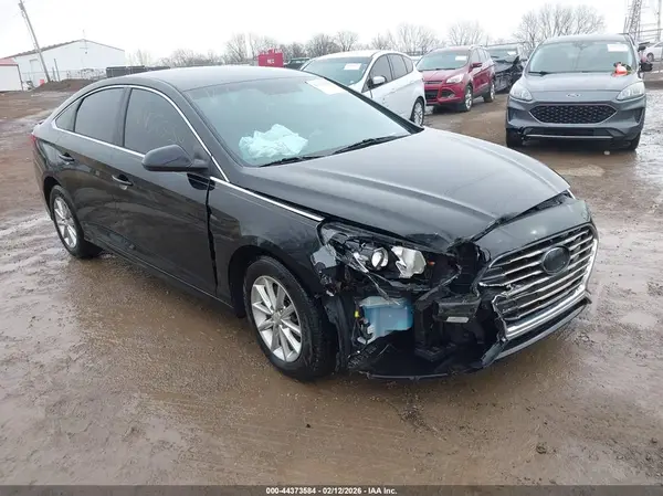 5NPE24AF2KH755196 2019 HYUNDAI SONATA - Image 1