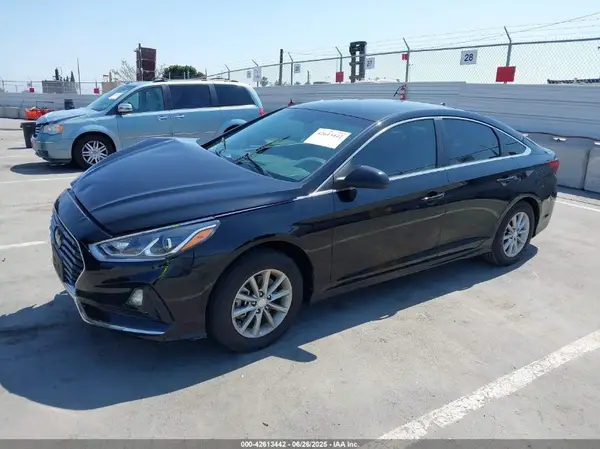 5NPE24AF2KH758096 2019 HYUNDAI SONATA - Image 2