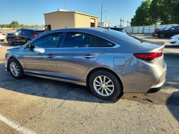 5NPE24AF2KH761449 2019 HYUNDAI SONATA - Image 2